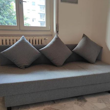 Bez Milan Apartment In Fashion Design District Bagian luar foto